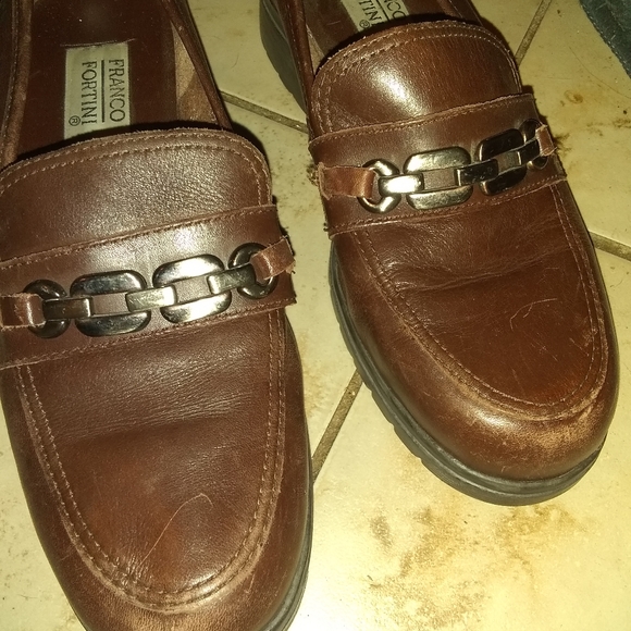 Leather  chain embellished loafers - Picture 5 of 6